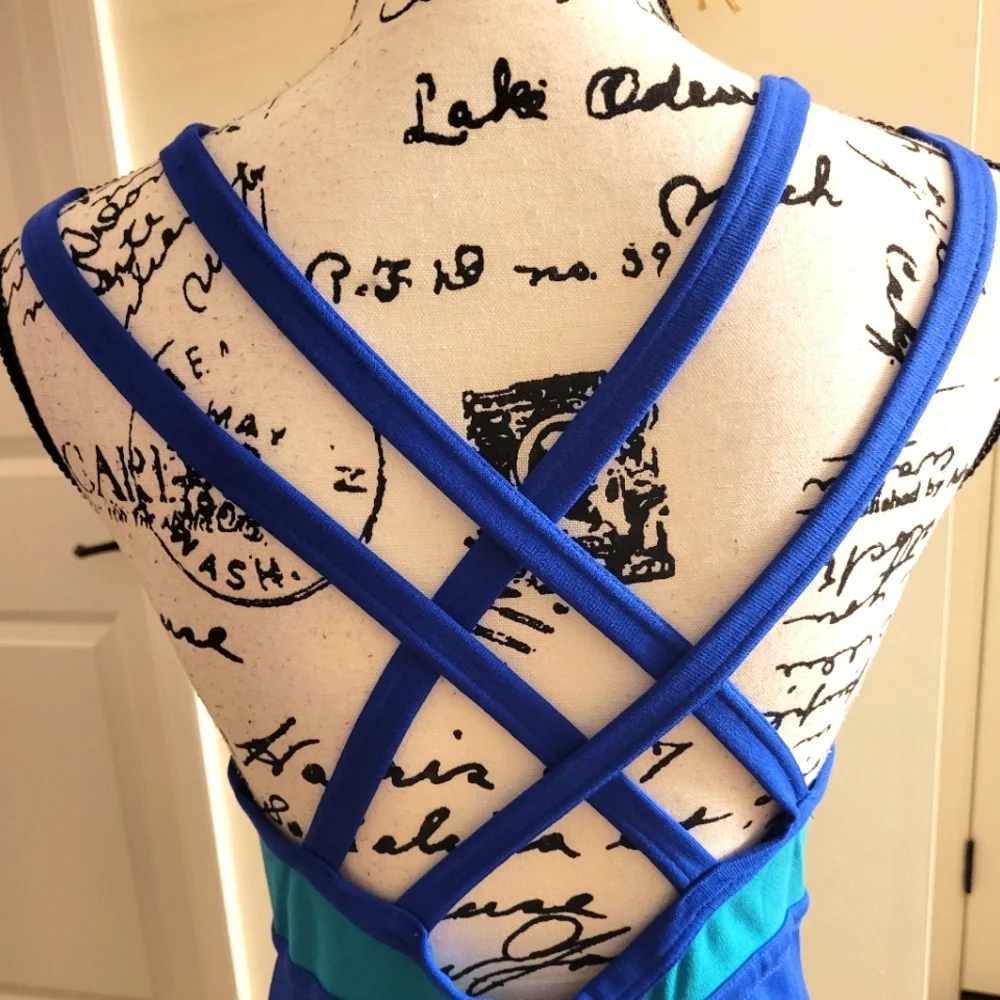 VENUS ~ Sexy Two-Tone Criss Cross Cut-Out Back Dress - Picture 2 of 4